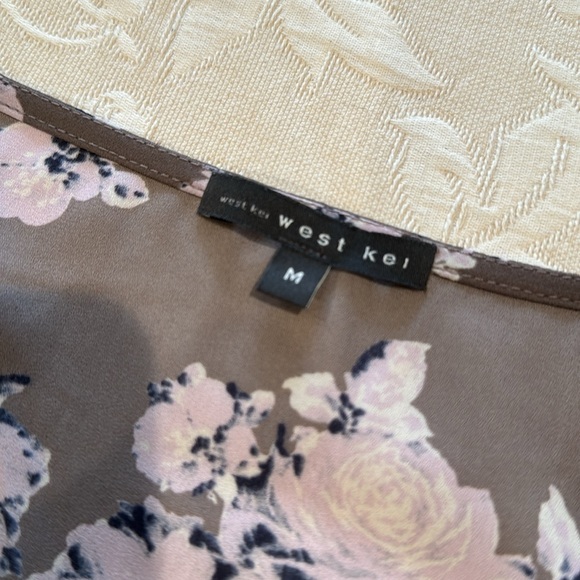 New condition floral tie blouse - Picture 3 of 8